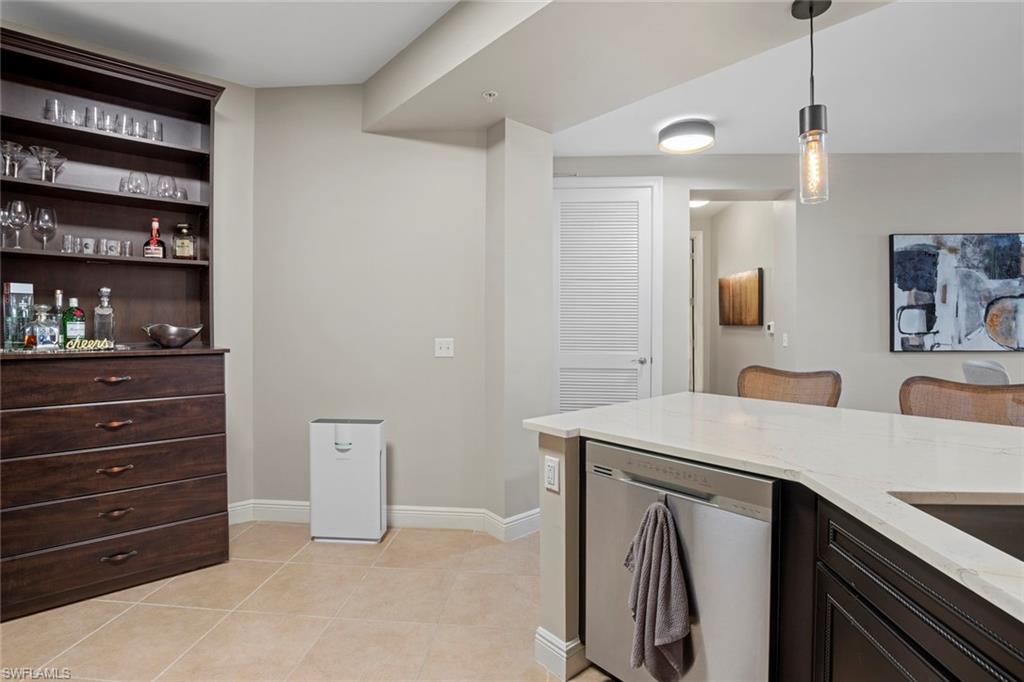 THE RESIDENCES AT COCONUT POINT - Residential Lease