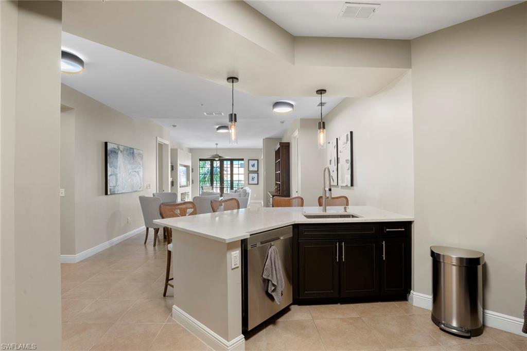 THE RESIDENCES AT COCONUT POINT - Residential Lease