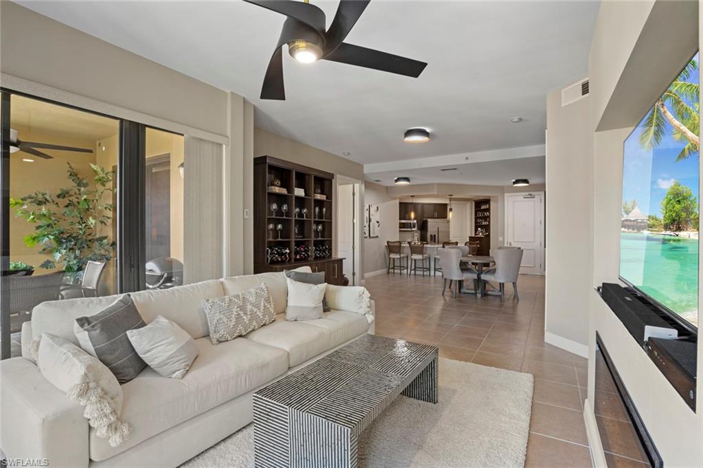 THE RESIDENCES AT COCONUT POINT - Residential Lease