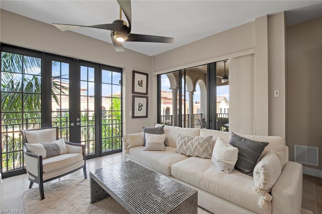 THE RESIDENCES AT COCONUT POINT - Residential Lease