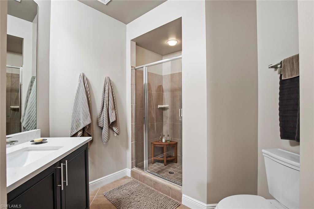 THE RESIDENCES AT COCONUT POINT - Residential Lease