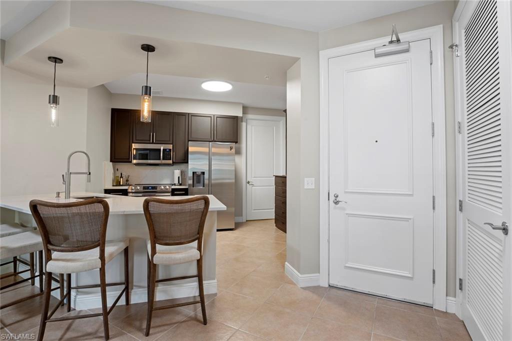 THE RESIDENCES AT COCONUT POINT - Residential Lease