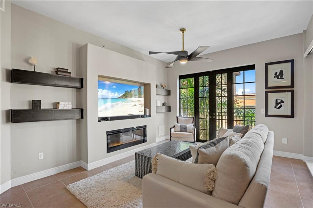 THE RESIDENCES AT COCONUT POINT - Residential Lease