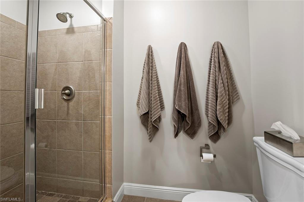 THE RESIDENCES AT COCONUT POINT - Residential Lease