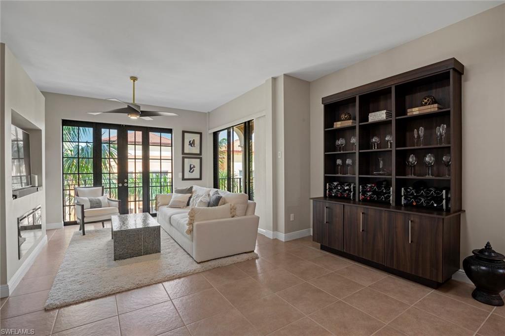 THE RESIDENCES AT COCONUT POINT - Residential Lease