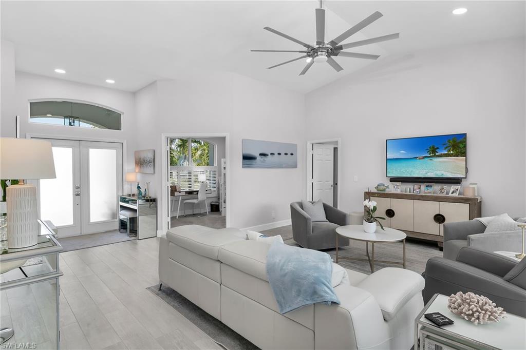 MARCO BEACH - Residential