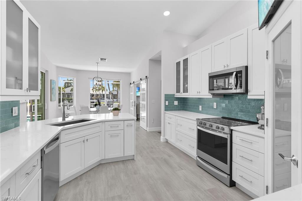 MARCO BEACH - Residential