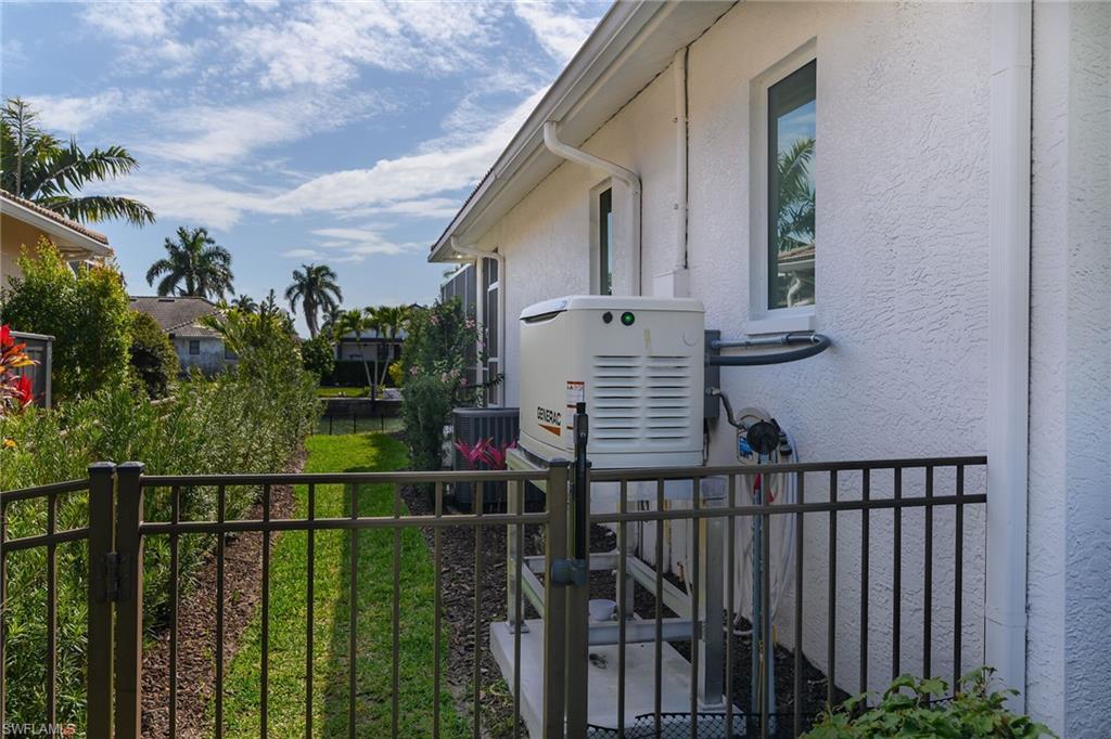 MARCO BEACH - Residential