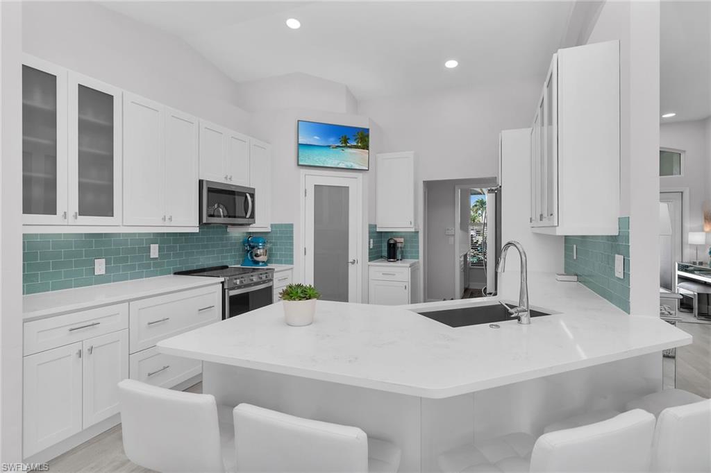 MARCO BEACH - Residential