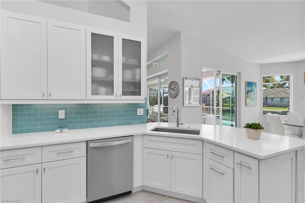 MARCO BEACH - Residential