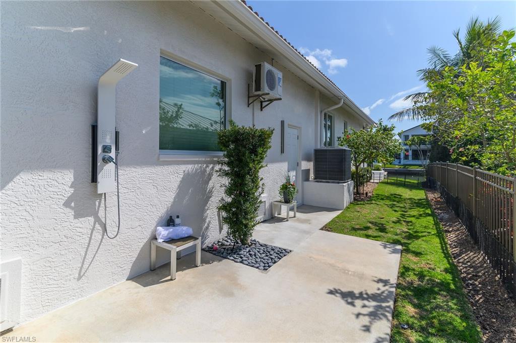 MARCO BEACH - Residential