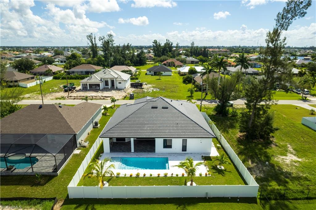 CAPE CORAL - Residential