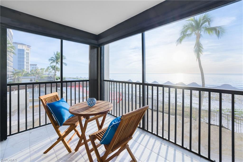 VILLAS OF VANDERBILT BEACH - Residential