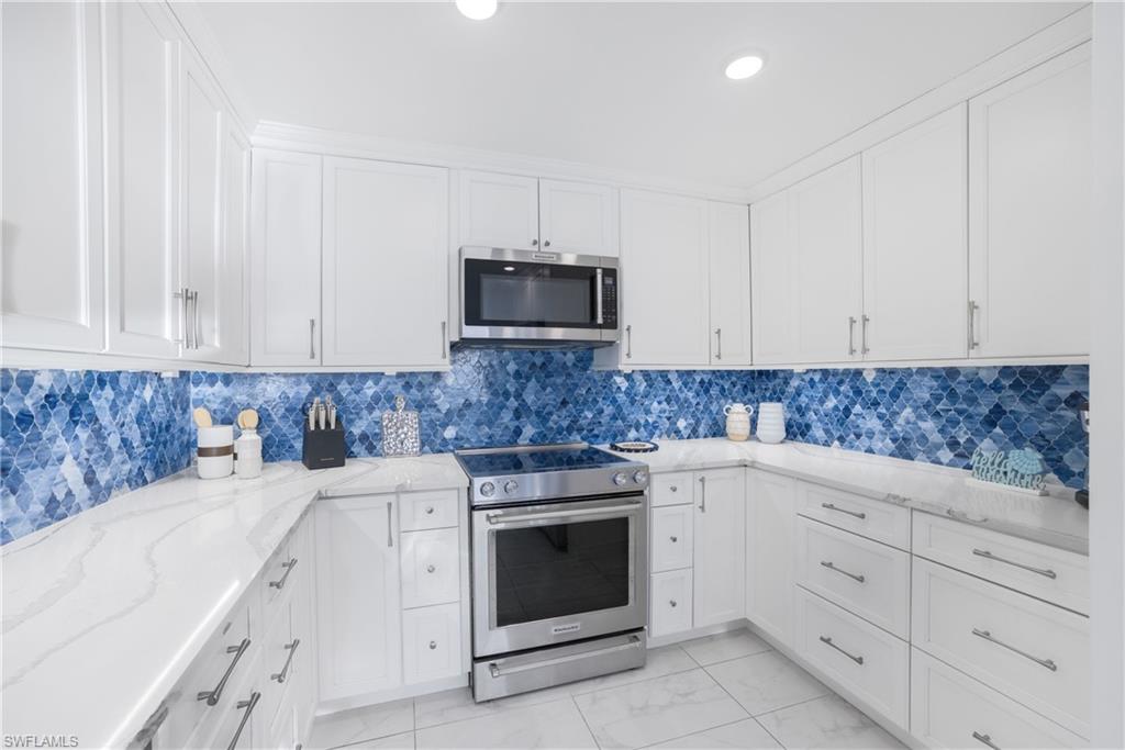 VILLAS OF VANDERBILT BEACH - Residential