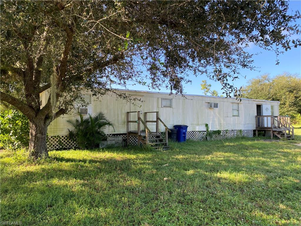 SUNCOAST LAKES UNRECORDED SUBDIVISON - Residential Lease