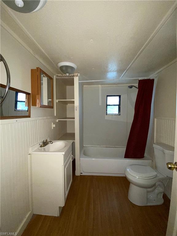 SUNCOAST LAKES UNRECORDED SUBDIVISON - Residential Lease