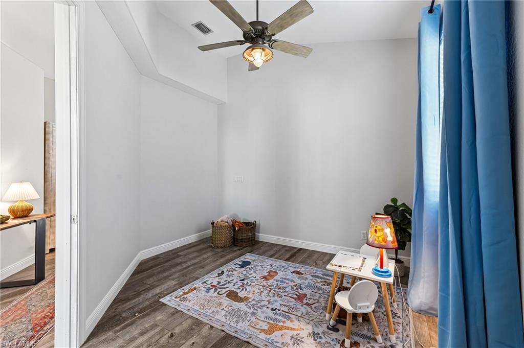 IBIS COVE - Residential