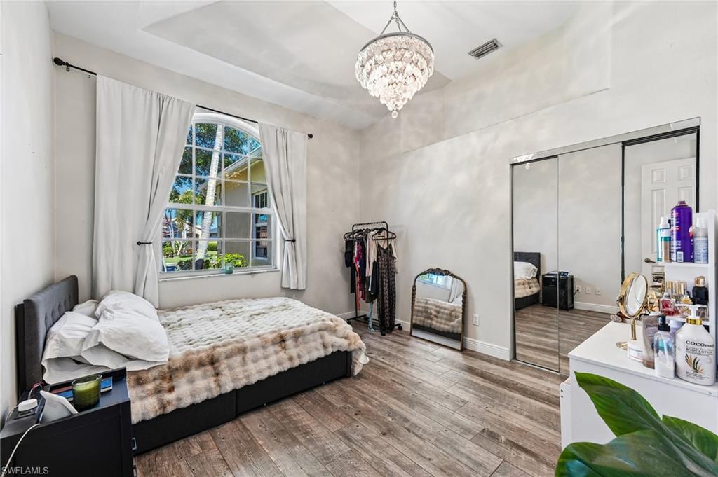 IBIS COVE - Residential