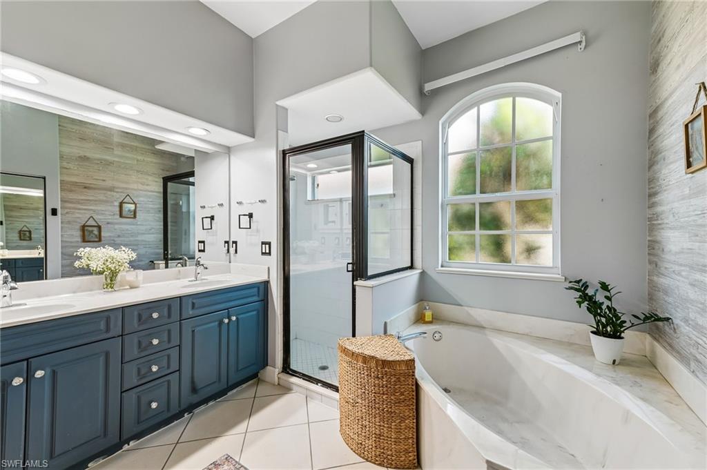 IBIS COVE - Residential