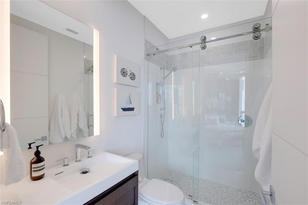 BAY SHORE PLACE - Residential