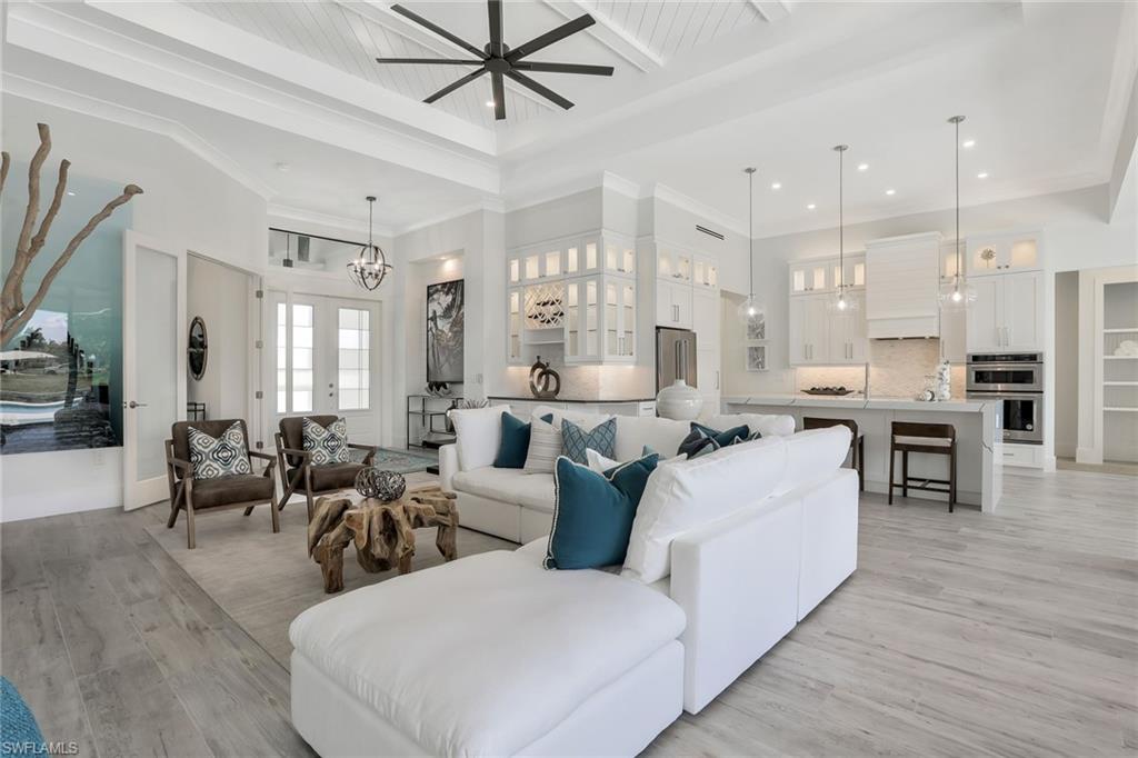 MARCO BEACH - Residential