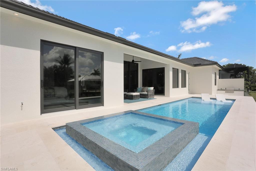 MARCO BEACH - Residential