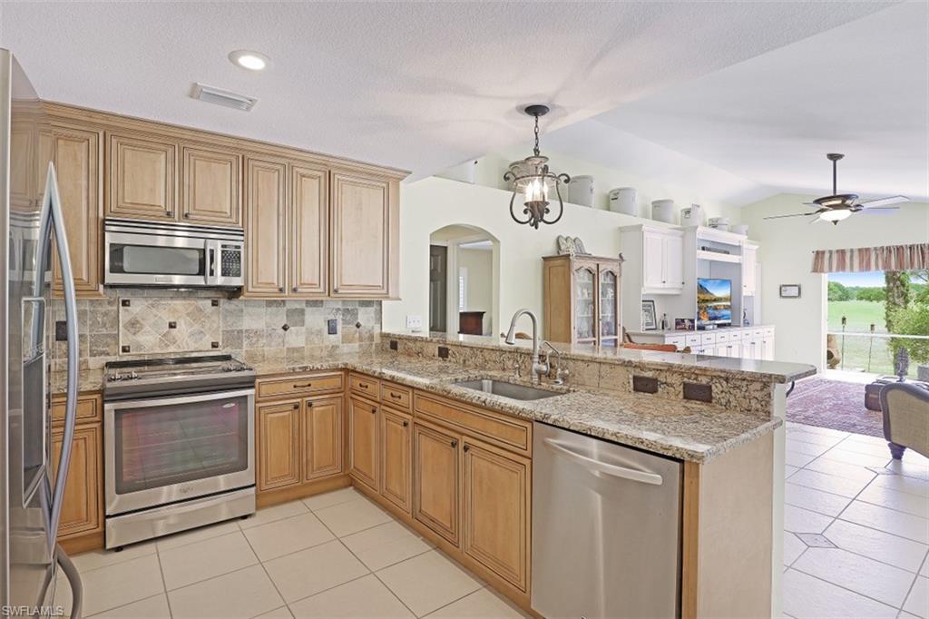 CORAL OAKS GOLF COURSE - Residential