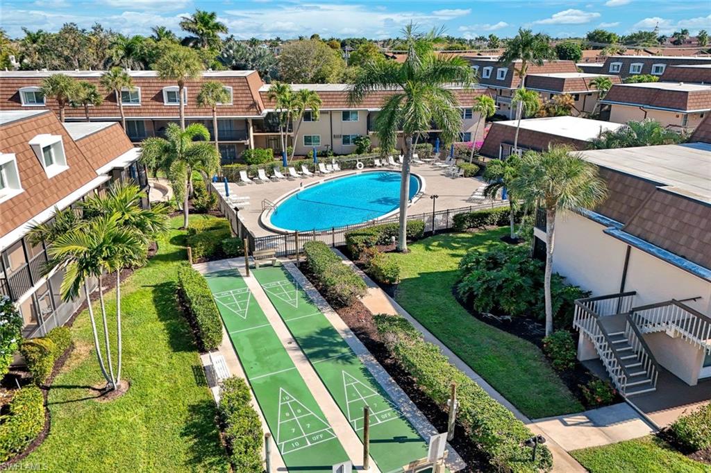 ISLAND MANOR APTS - Residential