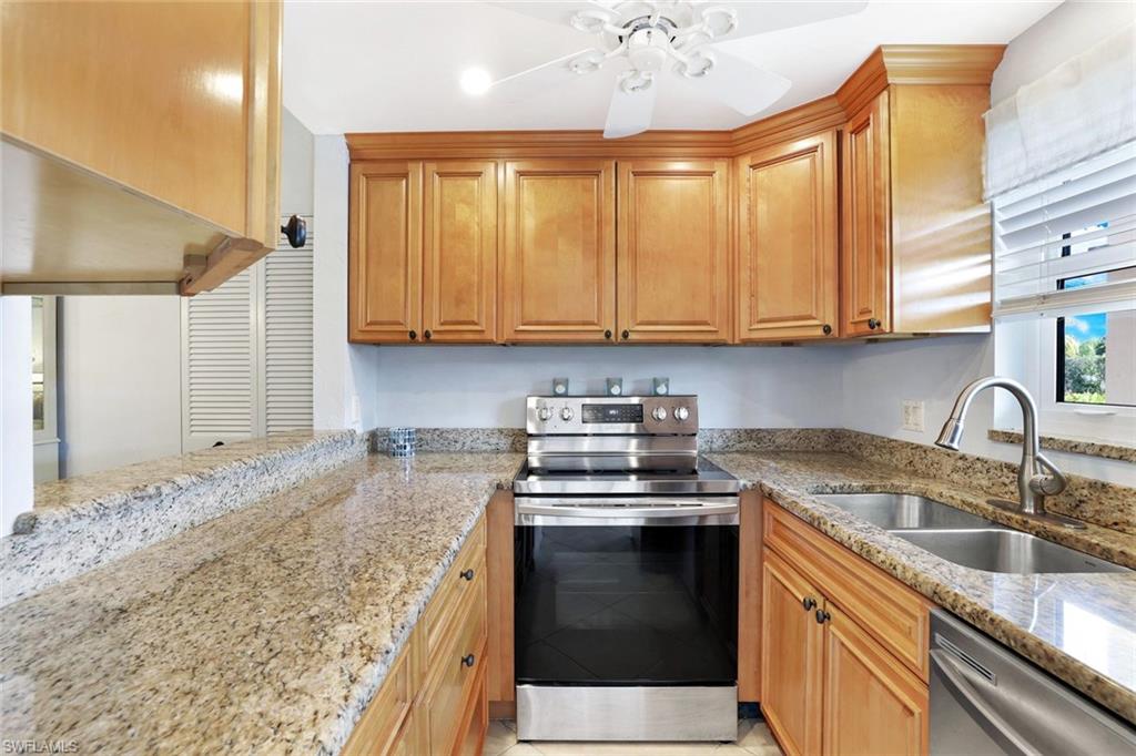 ISLAND MANOR APTS - Residential