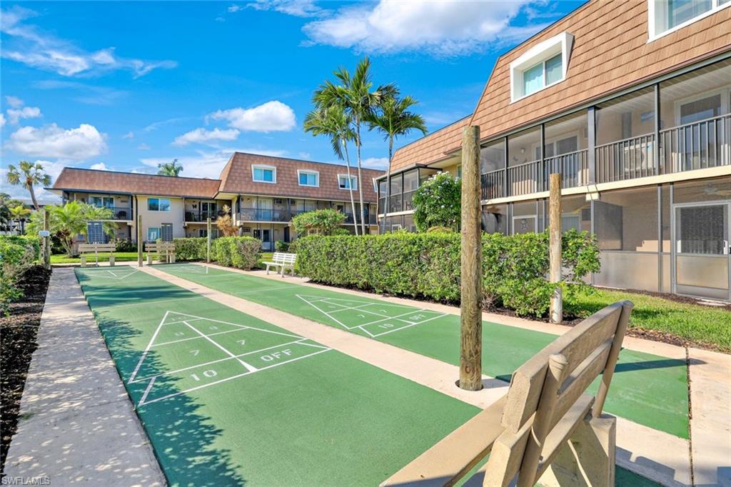 ISLAND MANOR APTS - Residential