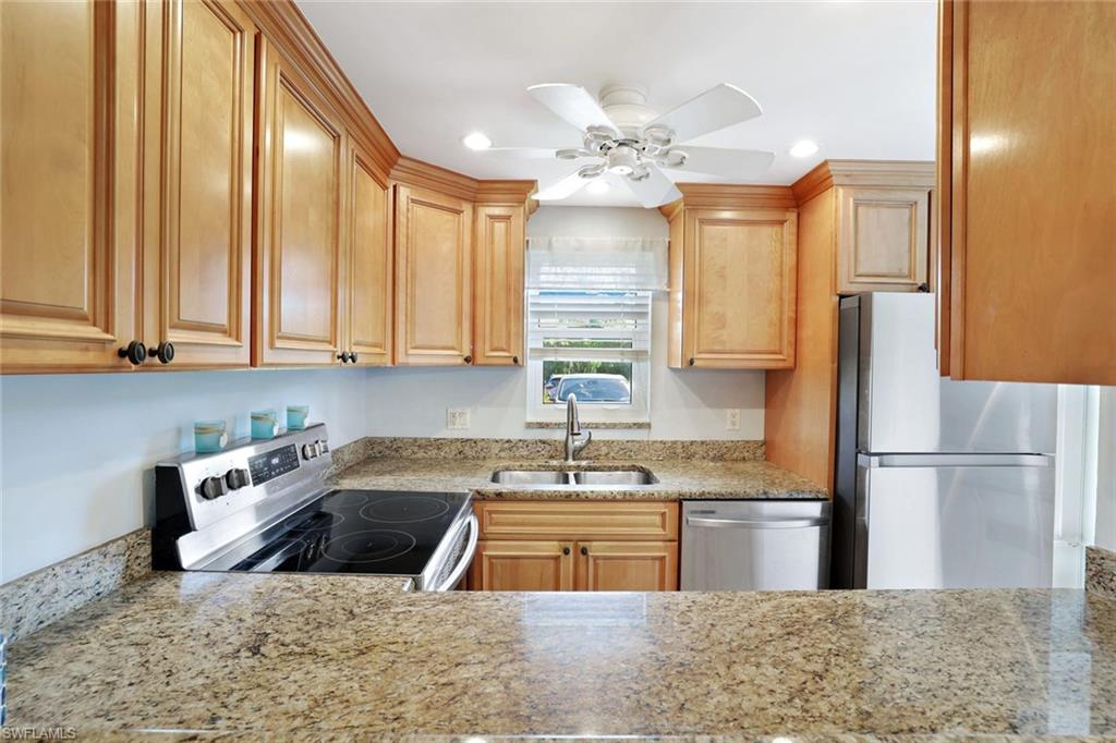 ISLAND MANOR APTS - Residential