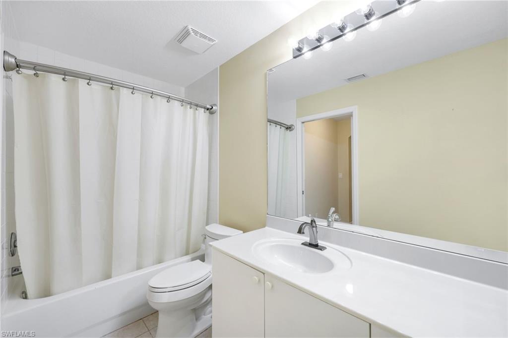 CARRIAGE HOMES AT WOODS EDGE - Residential