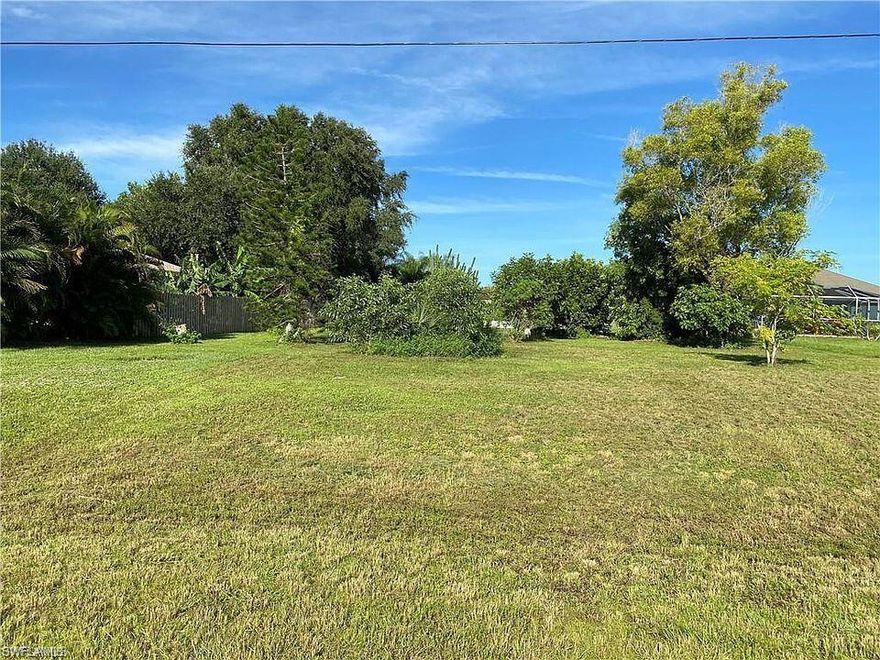 Discover the possibilities with this prime piece of commercial land located on Diplomat Pkwy W in Cape Coral, FL. 
Invest in future commercial development, this property provides a unique opportunity to make your aspirations a reality.