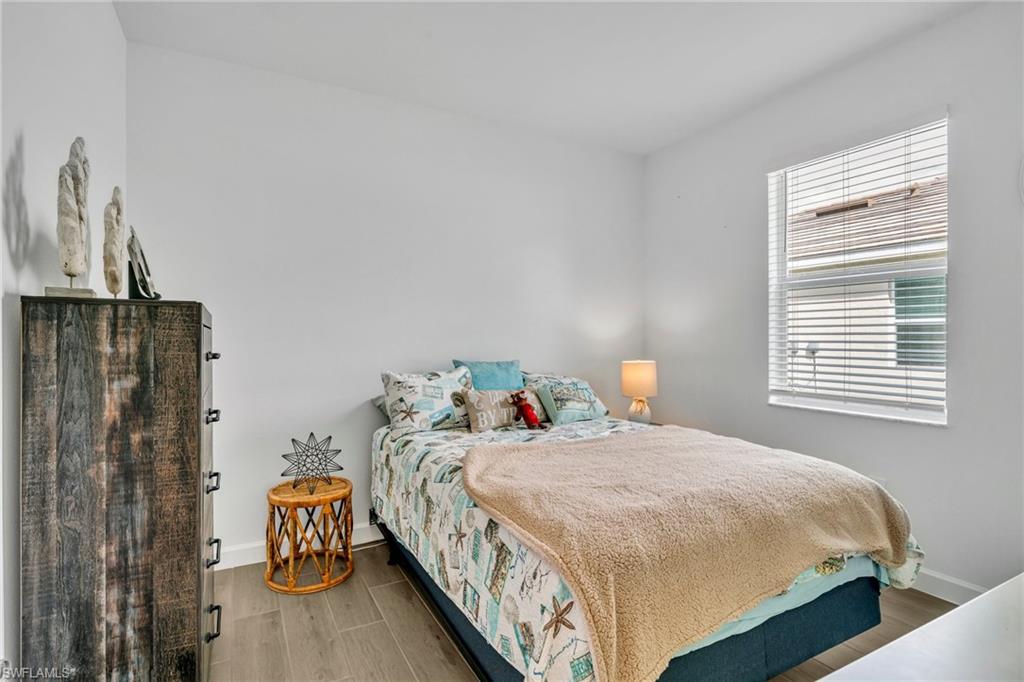 COUNTRY CLUB - Residential