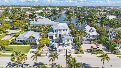 493 8th AVE S NAPLES FL 34102