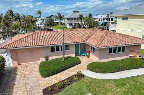 309 Madison CT FORT MYERS BEACH FL 33931