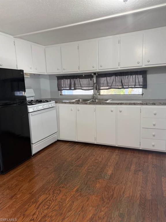 MOBILE MANOR - Residential Lease