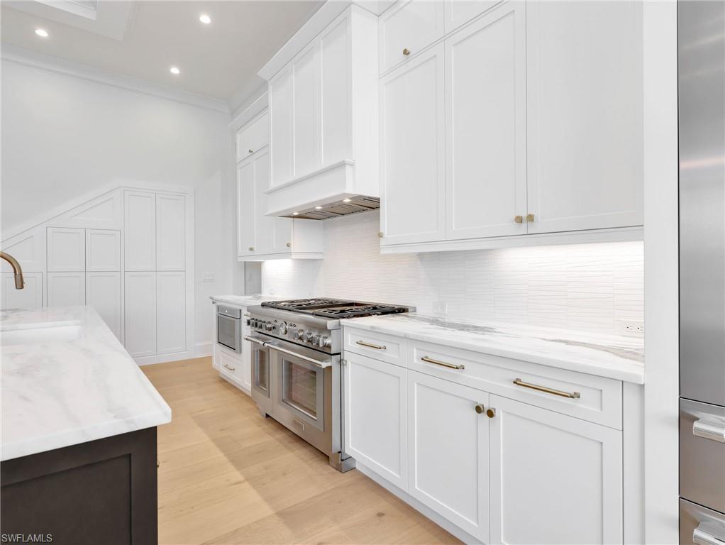 MARCO BEACH - Residential