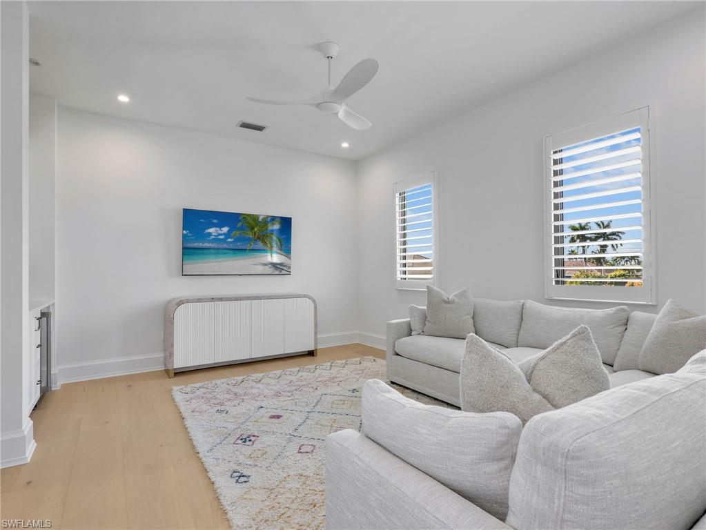 MARCO BEACH - Residential