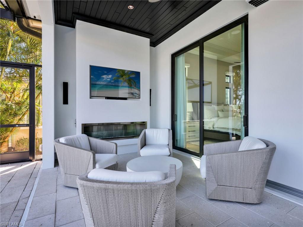 MARCO BEACH - Residential