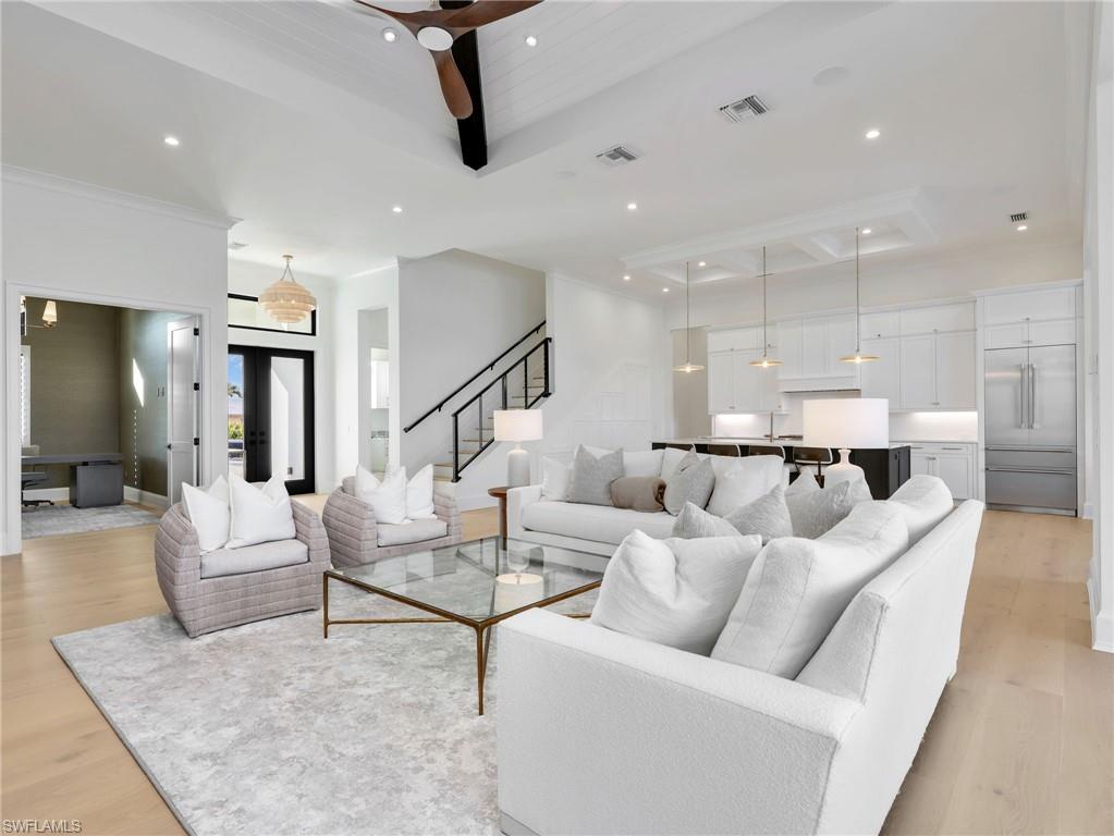 MARCO BEACH - Residential