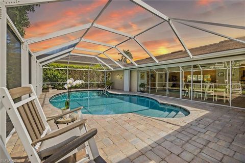 636 Park Shore DR NAPLES FL 34103