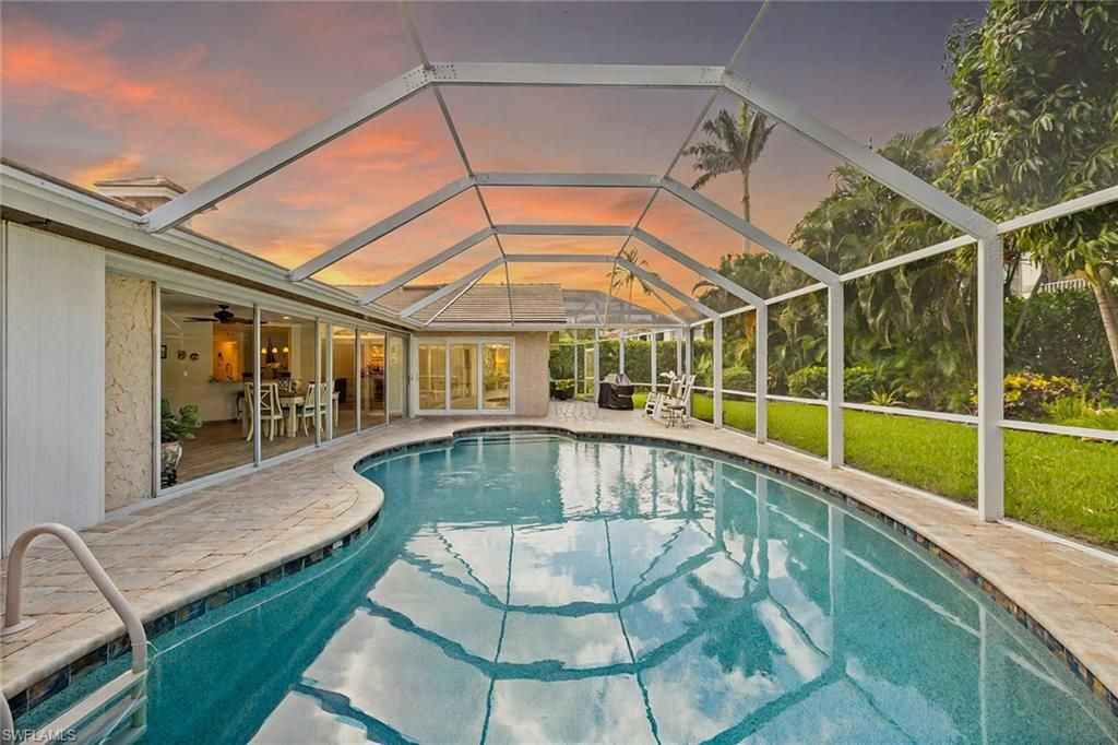 Photo of 636 Park Shore DR, NAPLES, FL 34103 (MLS # 225049782)