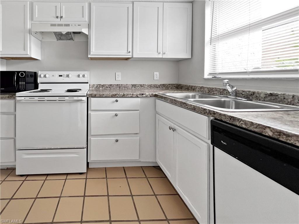 CORAL BAYVIEW CONDO - Residential Lease