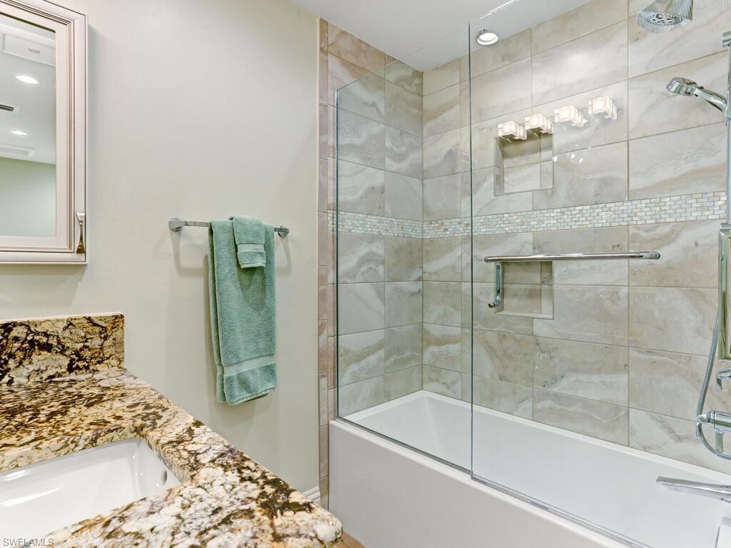 GALT ISLAND - Residential