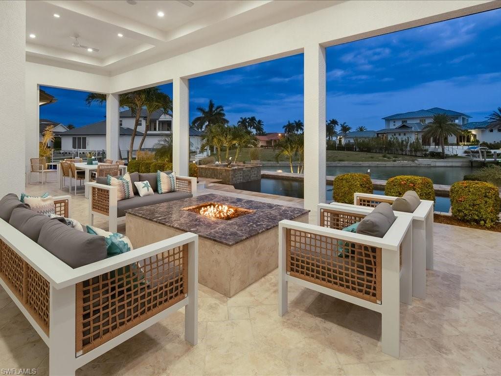 MARCO BEACH - Residential