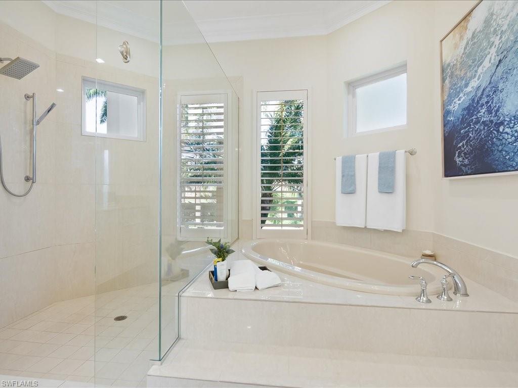 MARCO BEACH - Residential