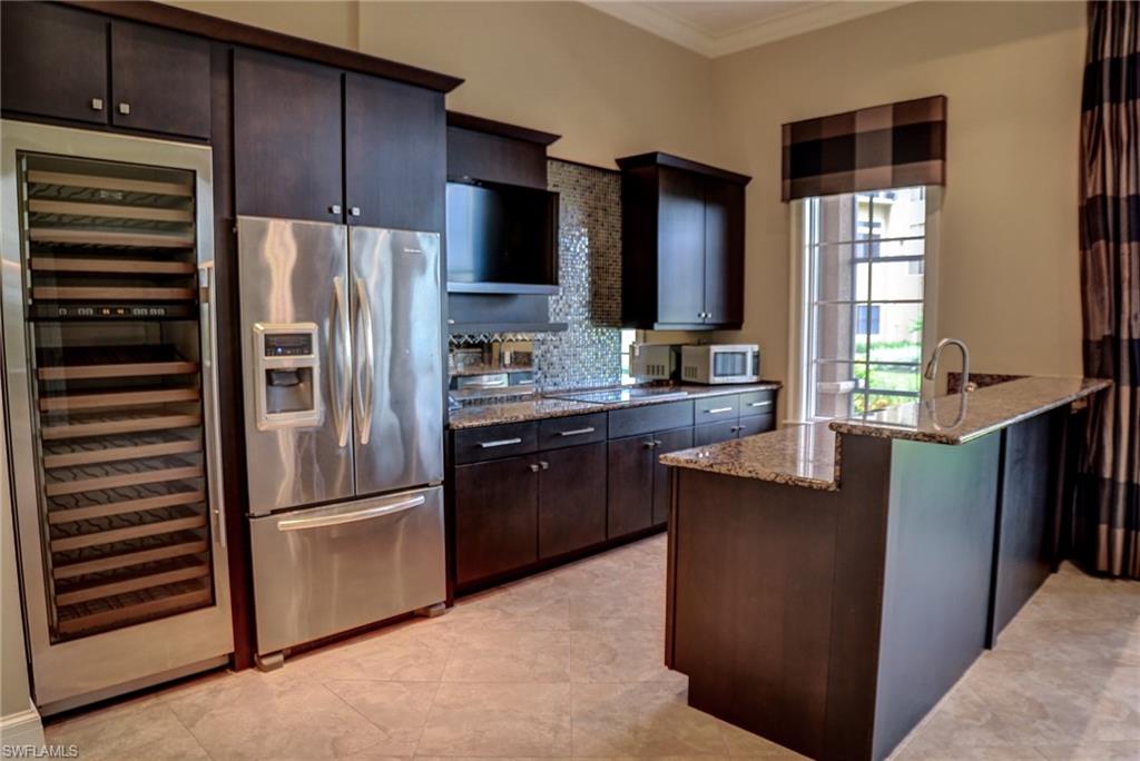 BAREFOOT BEACH - Residential