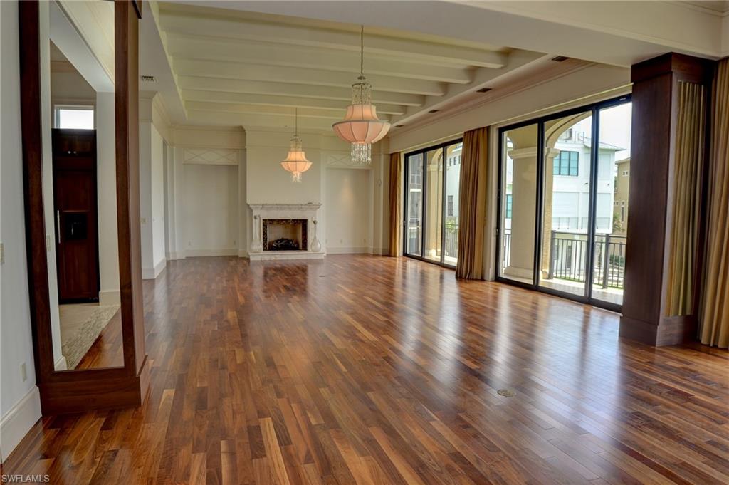 BAREFOOT BEACH - Residential