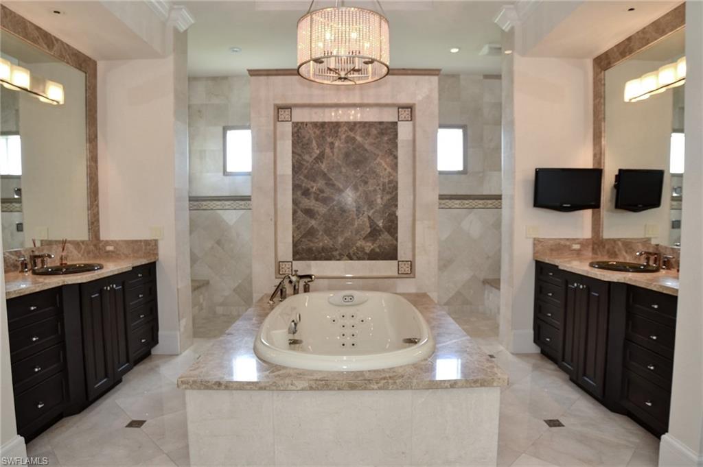 BAREFOOT BEACH - Residential